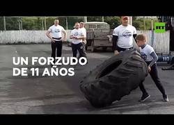 Enlace a El niño más forzudo que verás hoy