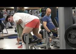 Enlace a ¿Alguna vez has visto a alguien haciendo ejercicios extraños en el gimnasio?