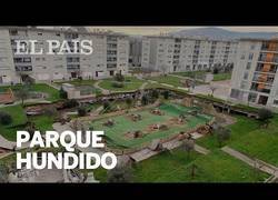 Enlace a Un parque infantil se hunde sobre el párking de una urbanización en Santander