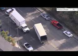 Enlace a Increíble persecución polición a un camión en Los Ángeles
