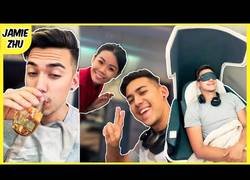 Enlace a Critican a un ‘youtuber’ por fingir una lesión para volar gratis en primera clase [inglés]