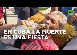 Enlace a La fiesta cubana en la que se ríen de la muerte
