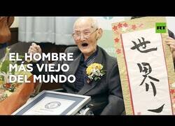 Enlace a Un hombre japonés recibe el Guiness al hombre más viejo del planeta