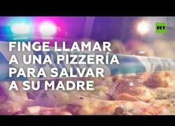 Enlace a Llama a la Policía y finge pedir una pizza para no ser descubierta