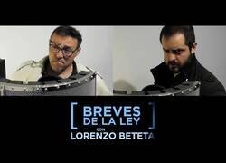 Enlace a Dos policías muy poco serios en la escena del crimen