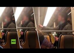 Enlace a Un joven esparce su saliva por el metro de Bruselas