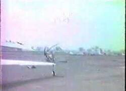 Enlace a Esto es lo que pasa cuando un hombre sin experiencia pilota un helicóptero