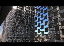 Enlace a El edificio con una fachada que interactua con el aire en Clayton, EEUU