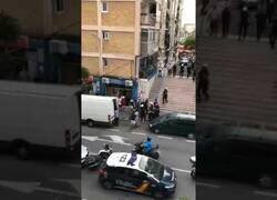 Enlace a Cinco policias heridos en una reyerta en Requena, Valencia