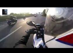 Enlace a Persecución policial en moto grabada en primera persona