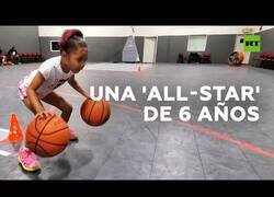 Enlace a Esta niña es una crack del baloncesto con tan solo 6 años