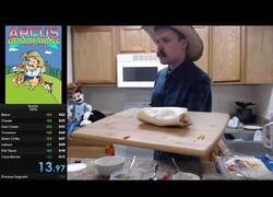 Enlace a Batiendo el record de velocidad preparando un burrito