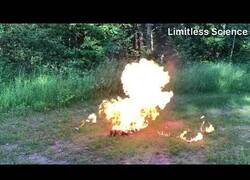 Enlace a Experimento: Prendiendo fuego sobre 70 mecheros