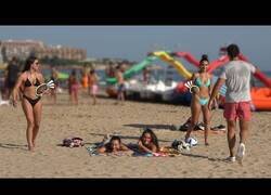 Enlace a Buscando melones por la playa