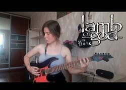 Enlace a El brutal cover de esta muchacha de 'Resurrection Man' de Lamb of God