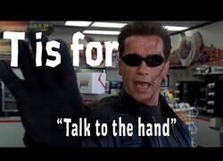 Enlace a Aprendiendo el alfabeto con Arnold Schwarzenegger