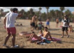 Enlace a Didac Ribot y Tiparraco se unen en busca de un polvo por la playa