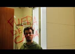 Enlace a Confinado con un fantasma