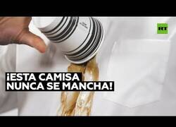 Enlace a Fabrican camisas anti manchas con botellas recicladas