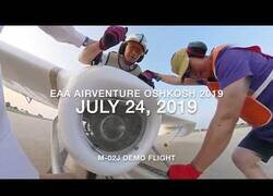 Enlace a Viajando en un avión uniplaza