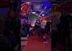 Enlace a Cómo ser el amo en las máquinas de feria de dar puñetazos