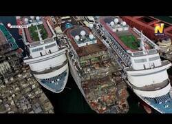 Enlace a Cementerio de barcos a vista de dron, después de que el negocio de los cruceros se haya ido al garete por el covid
