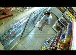 Enlace a Mientras tanto, en Rusia…Yendo al supermercado y robando sin parar