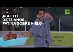 Enlace a Hombre de 75 años es aficionado a patinar sobre el hielo