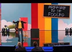 Enlace a El truco con el que Jandro, mago español de El Hormiguero, conquistó la televisión estadounidense