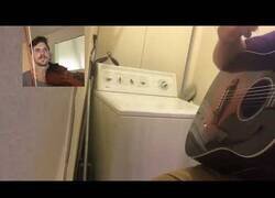 Enlace a Cuando tu lavadora hacer tanto ruido que podría acompañarte en un concierto