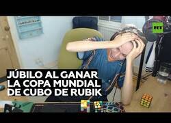 Enlace a Así se siente al convertirse en campeón del mundo de Cubo de Rubik