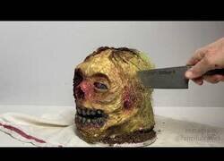 Enlace a La tarta de cabeza de Zombie más hiperrealista
