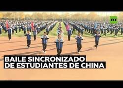 Enlace a Increíble danza sincronizada de los estudiantes de un colegio en China