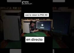 Enlace a Intentan robar la PS5 en pleno directo a un streamer