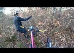 Enlace a Colocan trampas para ciclistas en un sendero gallego