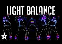 Enlace a Espectacular performance a lo 'Tron Legacy'