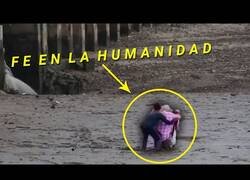 Enlace a Actos de Bondad Inesperada que te devolverán la fe en la humanidad