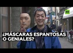 Enlace a Este taller fabrica máscaras hiperrealistas