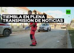 Enlace a Un temblor interrumpe la conexión en directo de un reportero en Croacia