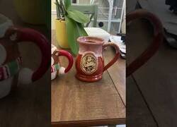 Enlace a ¿Por qué las tazas discriminan a los zurdos?