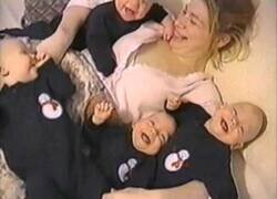 Enlace a No hay nada más adorable que 4 bebés riendo a la vez