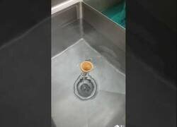 Enlace a Ahora necesito meter un cono de helado en un torbellino