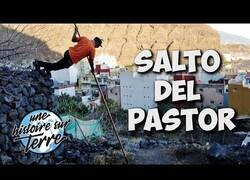 Enlace a El salto del pastor: La técnica canaria con la que sobrepasar zonas de gran desnivel