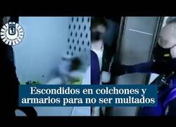 Enlace a La policia jugando al escondite en una fiesta clandestina