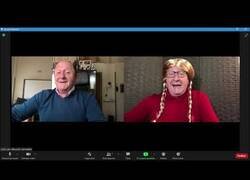 Enlace a Ana Tamara Sagasta, la mujer que solo habla con la vocal 'A'