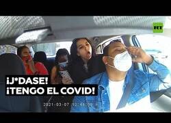 Enlace a Agresión a un conductor de Uber por decir a sus clientas que se suban la mascarilla