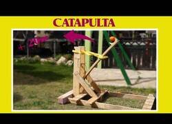 Enlace a Fabricando una catapulta casera