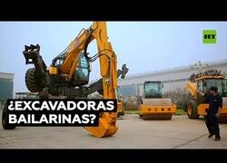 Enlace a La excavadora 'arácnida' que sabe bailar