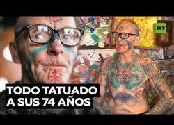 Enlace a El anciano que tenía todo el cuerpo tatuado