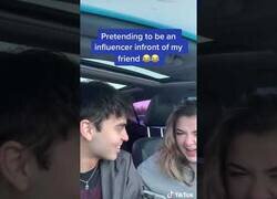 Enlace a Nunca te hagas el influencer delante de alguien con una risa diabólica